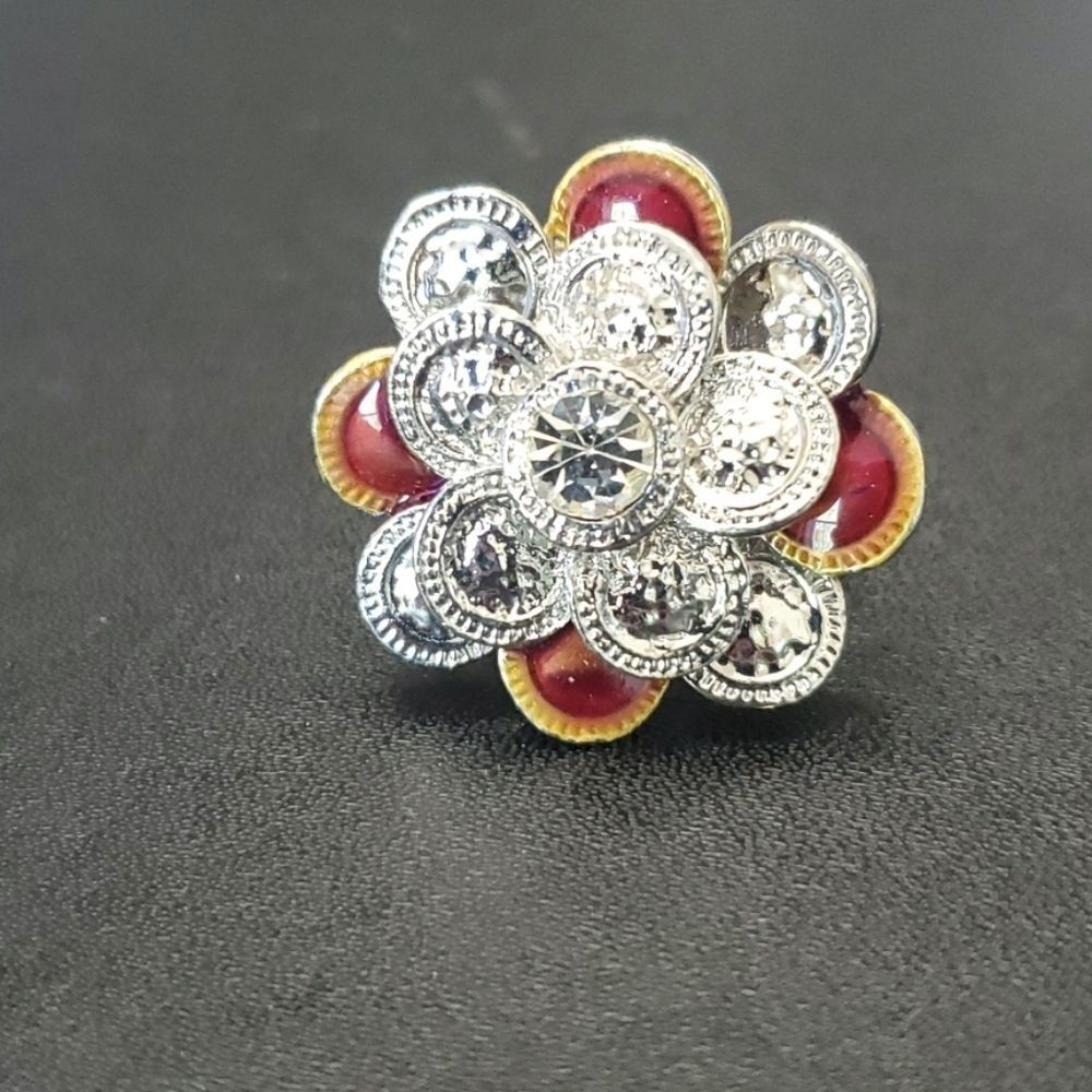 Silver tone flower like ring size 9